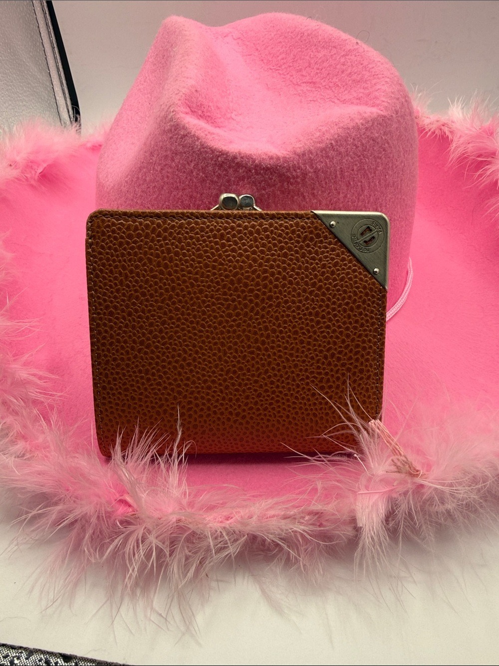 Renoma Paris made in 🇫🇷 Brown Women's with Metal Corner Accent